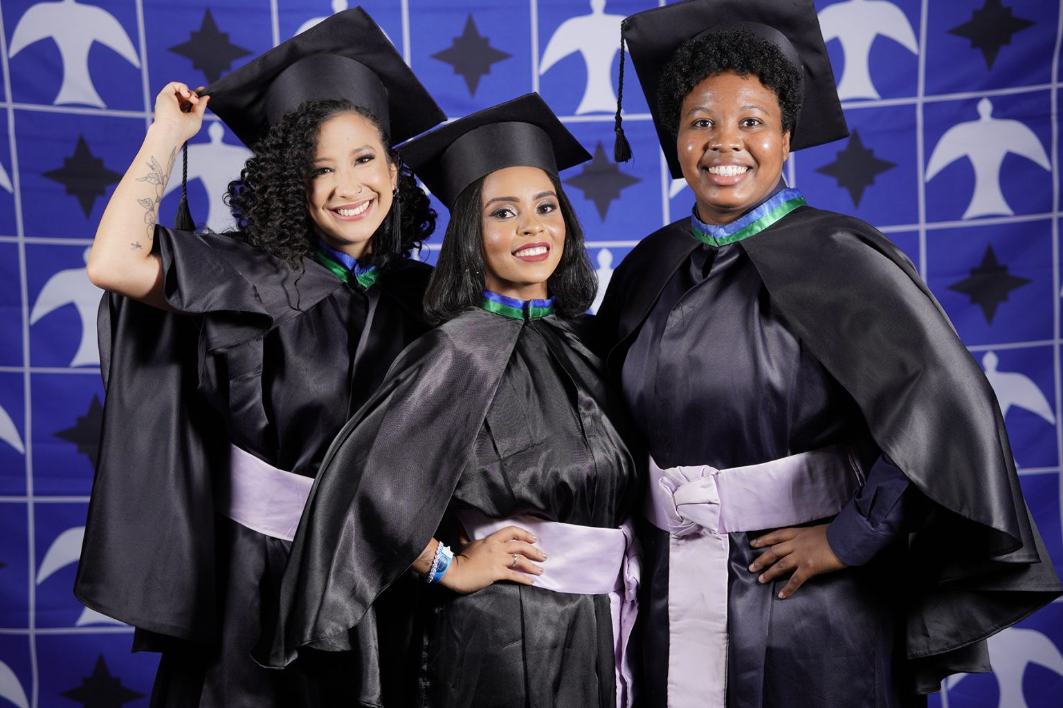 Formandas Carina Darlly, Thaíssa Moreira e Anna Clara Miranda. 2022. Acervo pessoal de Anna Clara Miranda.